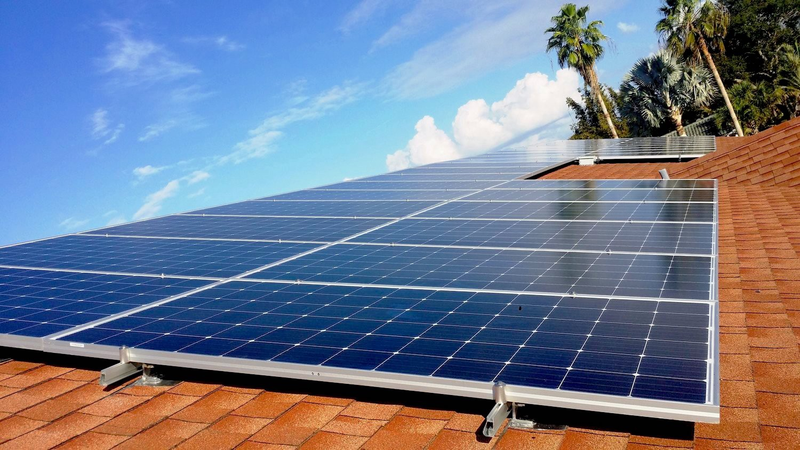 A rooftop solar installation in Florida. According to the installer, Solar Advantage, this homeowner will save $2,500 a year on power bills from Duke Energy. Source: Solar Advantage